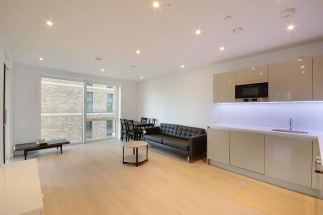 Thumbnail Flat to rent in Elephant And Castle, Elephant And Castle, London