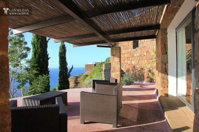 Villa for sale in Pantelleria, Sicilia, Italy