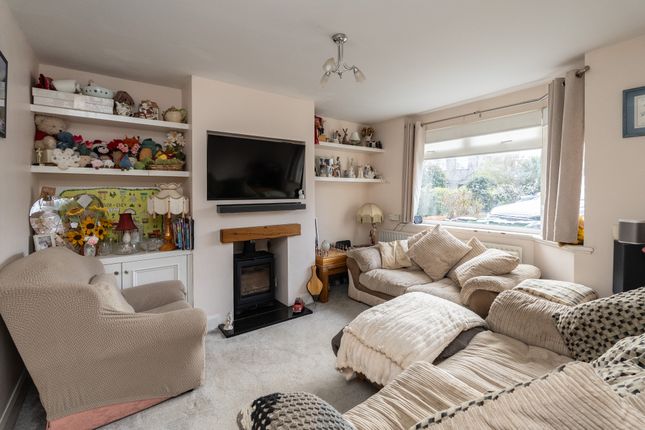 32, Glenfield Road, Betchworth photo 4