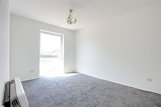 5, Clyfton Close, BROXBOURNE photo 3