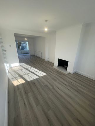104, The Broadway, Sheerness photo 4