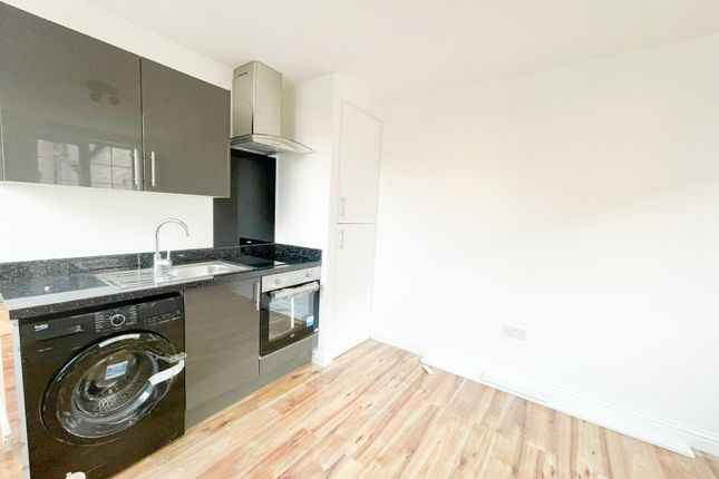 Thumbnail Flat to rent in The Broadway, Wood Green