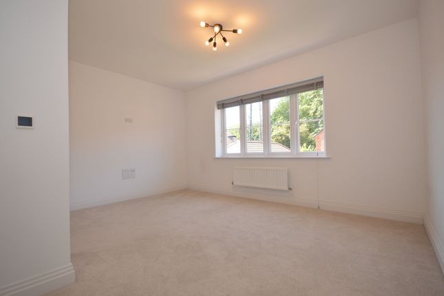 19 Aspen Road, High Wycombe photo 3