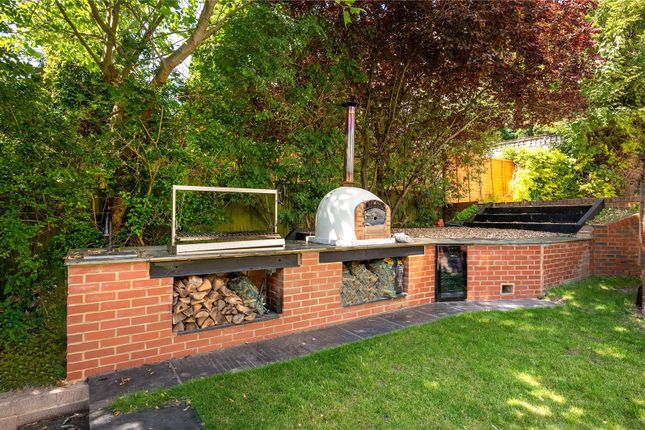 Outdoor Kitchen