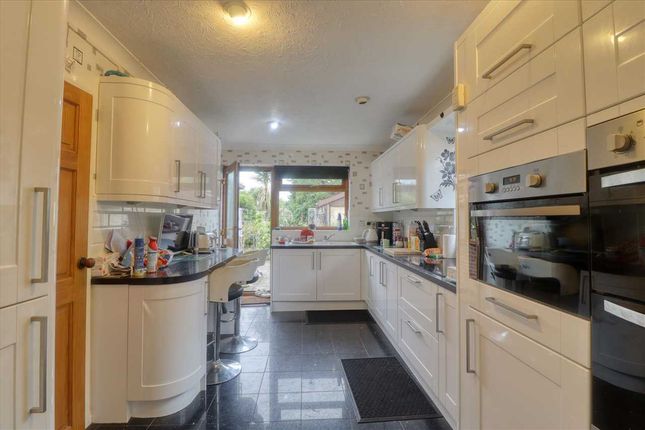110, Jaywick Lane, Clacton on Sea photo 3