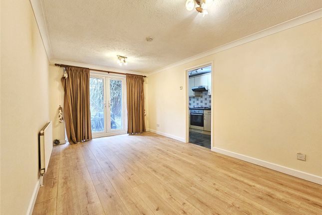 Flat 8 Kestrel House,, Weydon Lane, Surrey photo 3