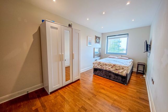Flat for sale in Warrior Close, London