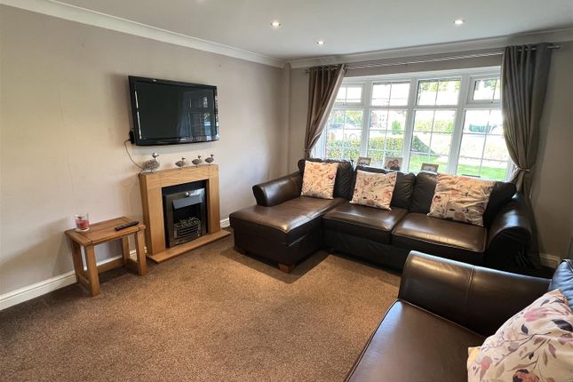 3-bed detached on Back Street, Laxton, £350,000