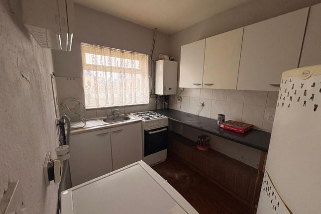 Lilycroft Road, BRADFORD photo 3