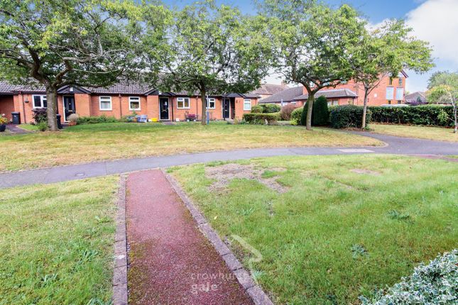 Bungalow for sale in Ferrieres Close, Dunchurch, Rugby
