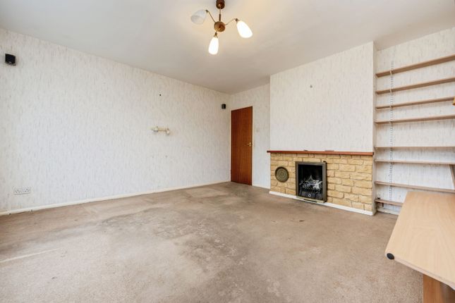 11, Conway Crescent, Bedfordshire photo 3