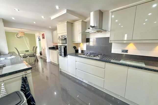 28, Bowland Crescent, Dunstable photo 5