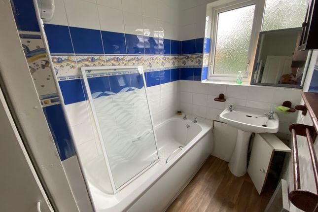 Flat for sale in Richmond Close, Butlers Road, Handsworth Wood, Birmingham