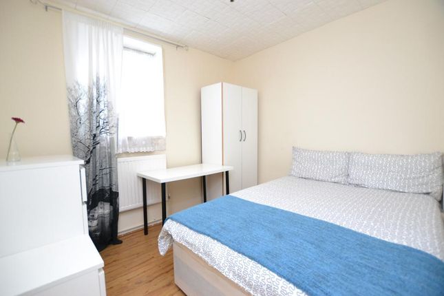Thumbnail Room to rent in Southcott House, Devons Road, Bow, London