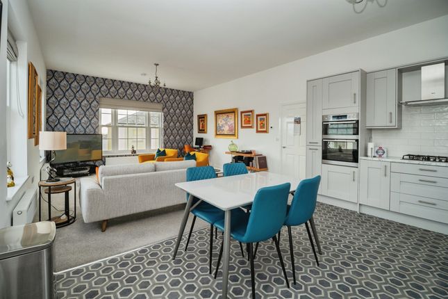 Flat 2, 3, Abbey Court, DORCHESTER photo 2
