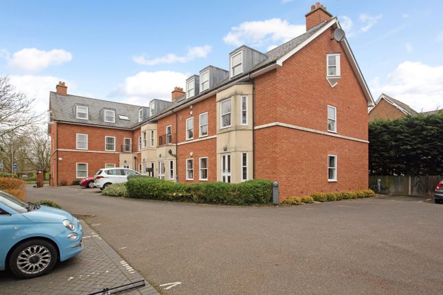 Flat for sale in Aventine Court, Holywell Hill, St. Albans
