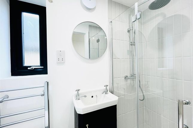 Bathroom.Jpeg