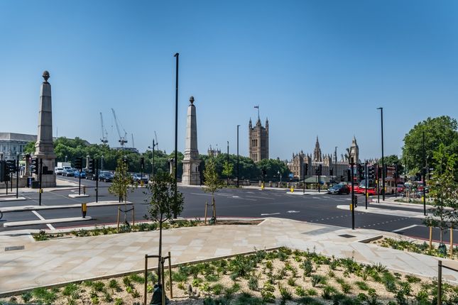 Flat A40, Parliament View Apartments, 1, Albert Embankment, London photo 4
