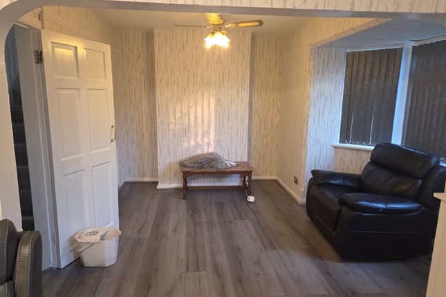 41, Grange Road, Oldswinford photo 3