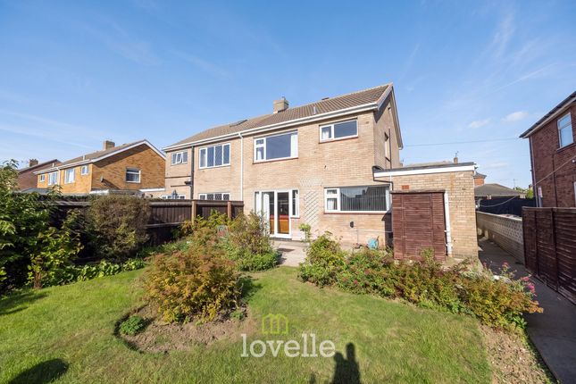 17 Rutland Drive, Grimsby photo 4