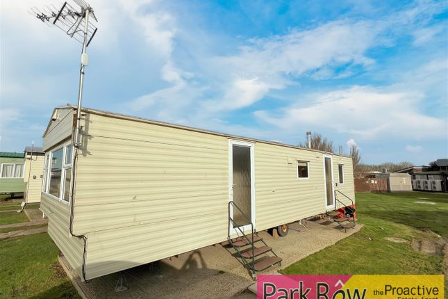 Mobile/park home for sale in Crossley Avenue, Jaywick, Clacton-On-Sea