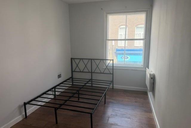 Flat 1, 3 Belmont Buildings, High Street, Crowborough photo 3