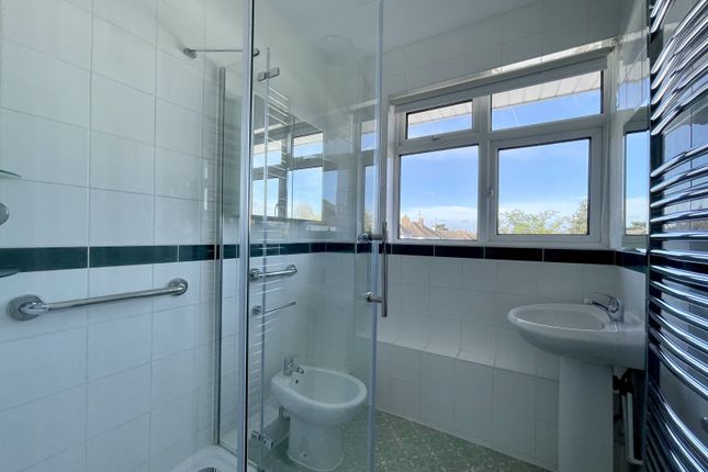 Flat for sale in Daines Way, Thorpe Bay, Essex
