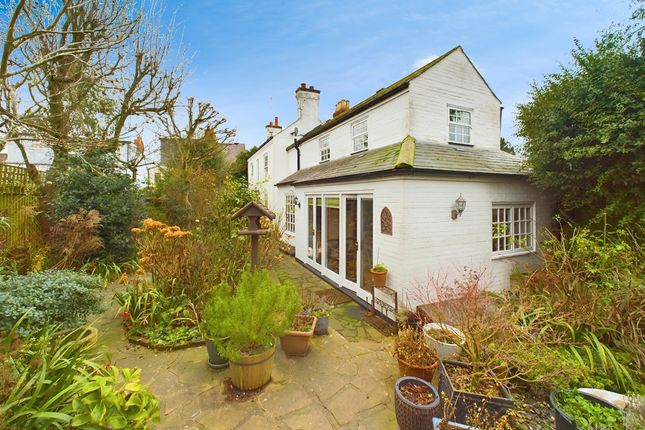 Thumbnail Cottage for sale in Saddington Road, Leicester
