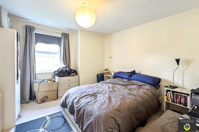 Flat 5, 64, St. Mawgan Street Kingsway, Gloucester photo 4