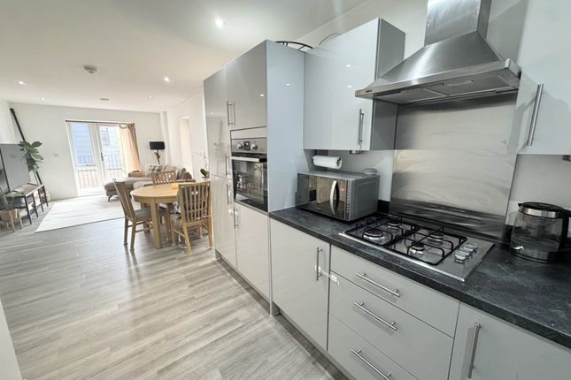 52, Affinity Place, Borehamwood photo 4