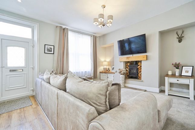16, Clarendon Street, Keighley photo 2