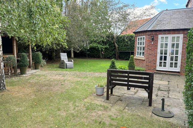 6 Bells Court, Lincoln photo 3