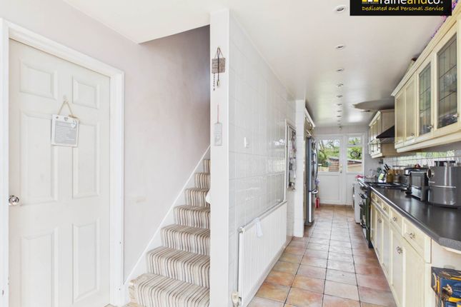 15, Honeywood Close, Potters Bar photo 2