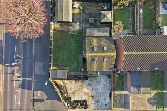 1a, Neave Crescent, Romford photo 4