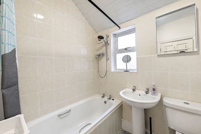 152, Harrington Drive, Nottingham photo 3