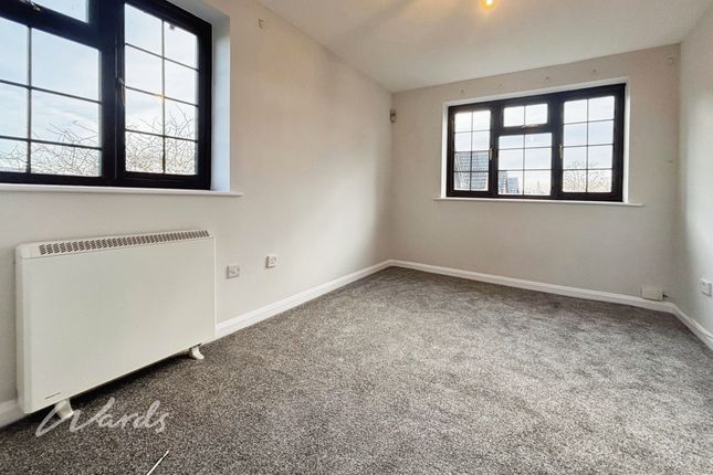 17, Blackmans Close, Dartford photo 4
