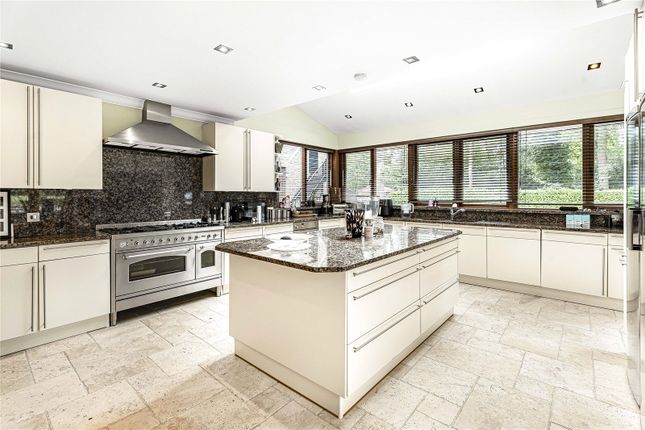 228, Park Street Lane, St. Albans photo 4