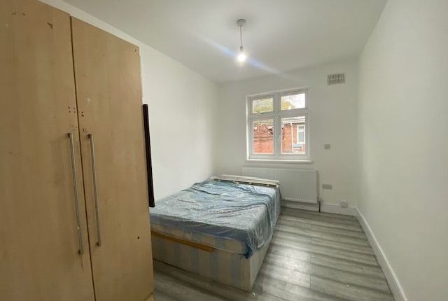 44a Villiers Road, Southall photo 4