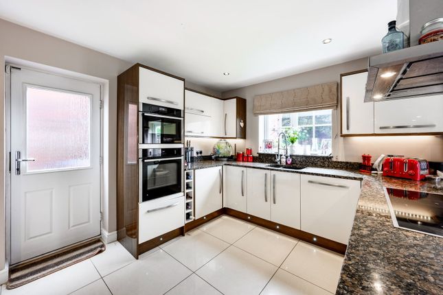 11, Newbold Close, Lichfield photo 3