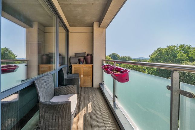 Flat 25, Herrick Court,, Bollo Bridge Road, London photo 4