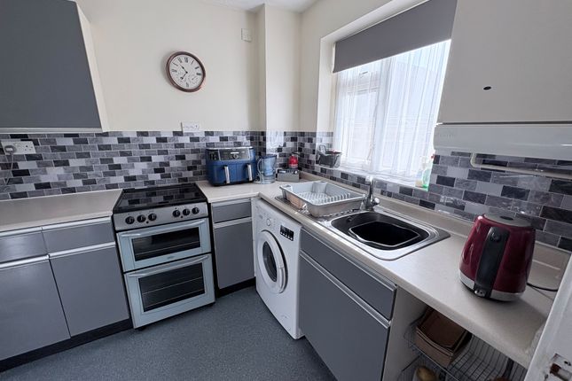 Meadow Close, Chippenham photo 2