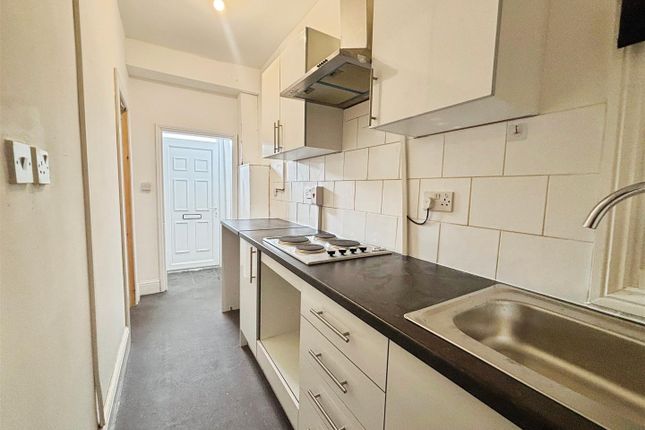 10, Haycliffe Road, Bradford photo 2