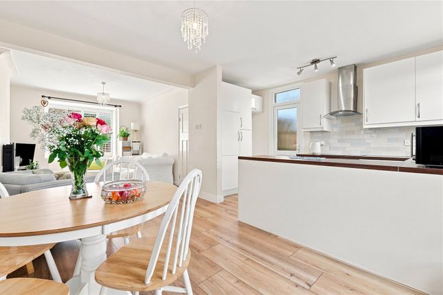 222, Little Wakering Road, Southend-on-Sea photo 3