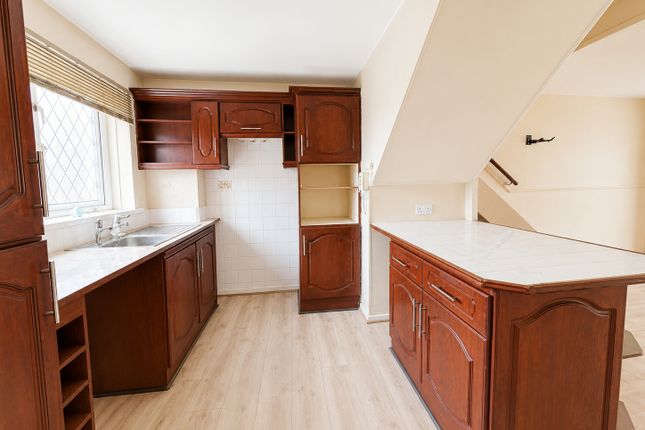 70, Yatesbury Garth, Hull photo 2