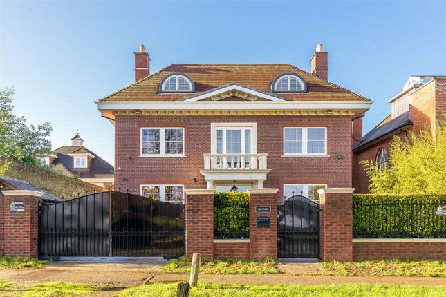 Thumbnail Detached house to rent in West Side Common, Wimbledon, London