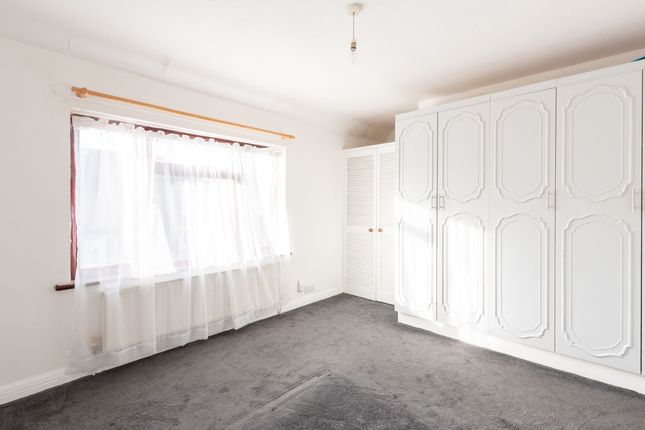 55 Sturge Avenue, London photo 5