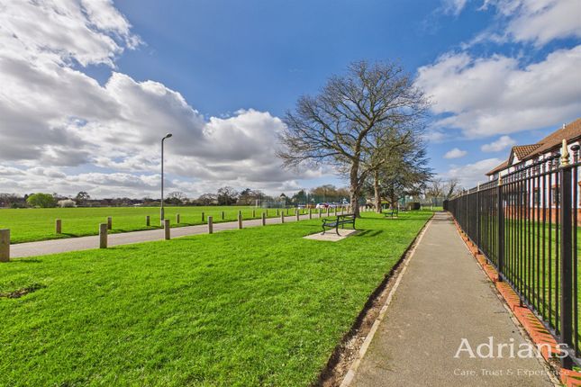 12, Roberts Court, Baddow Road, Chelmsford photo 3