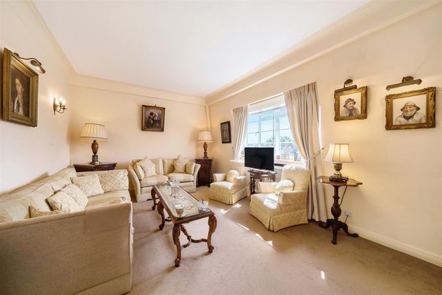 Flat 8, Bracknell Gate, Frognal Lane, Hampstead photo 4