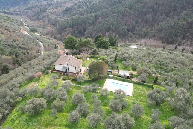 Country house for sale in Colle di Compito, Tuscany, Italy