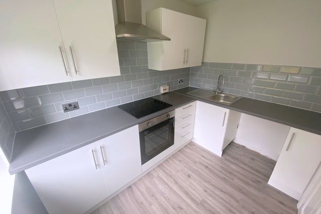 39, Daisyfield Court, Bury photo 3